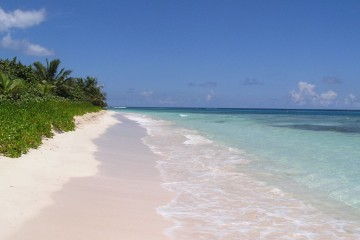 Puerto Rico-Culebra-Playa_de_Flamenco-By httpwww.flickr.compeoplediueine-CC BY 2.0 via Wikimedia Commons - 1024 x 768