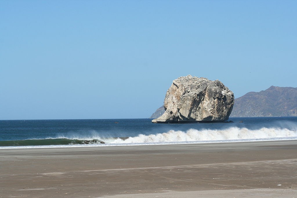 Witch's rock, Guanacaste. Photo: dog4aday via Flickr/ CC BY 2.0 via Wikimedia Commons