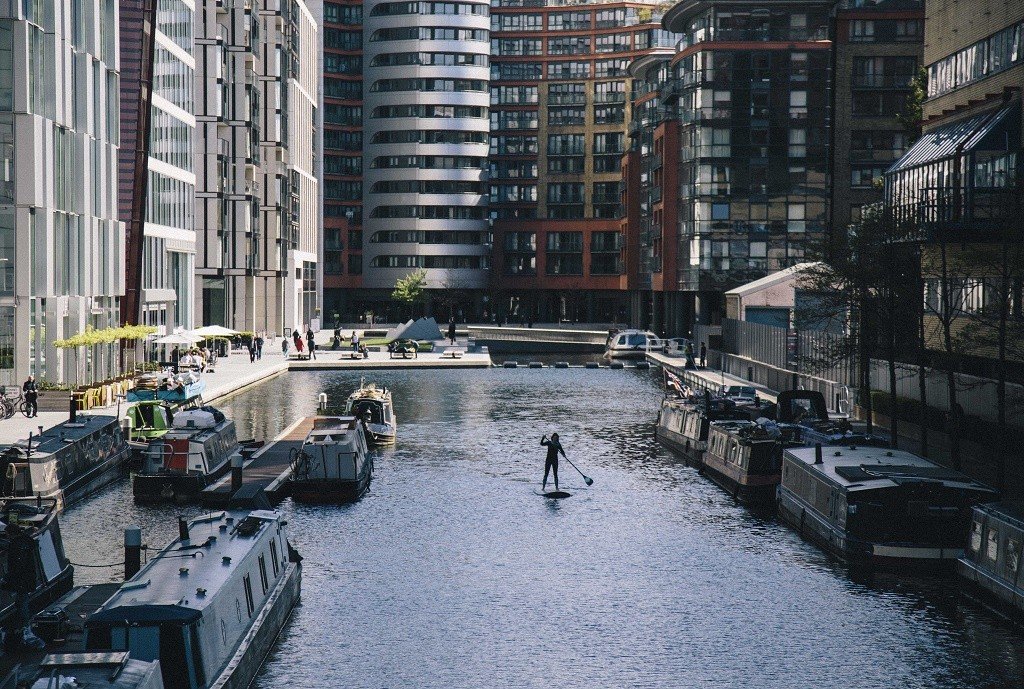 UK lizzie paddleboards Paddington Basin, London