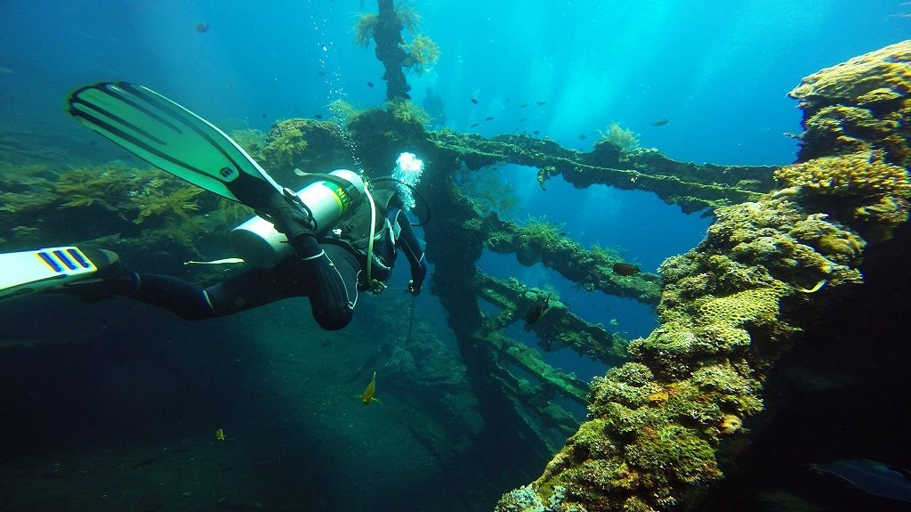 Shipwrecks liberty tulamben