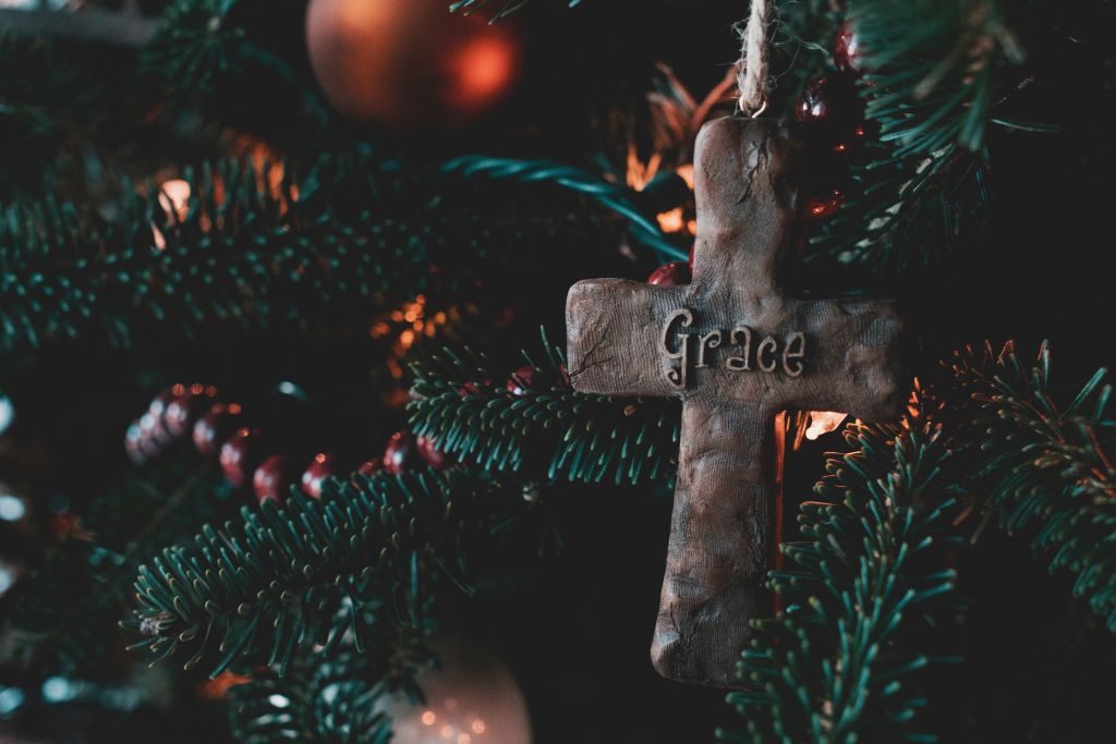 give back this holiday season greg-weaver via unsplash - 1024 x 683
